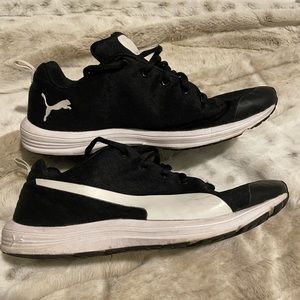 Women’s Puma Sneakers Size 7